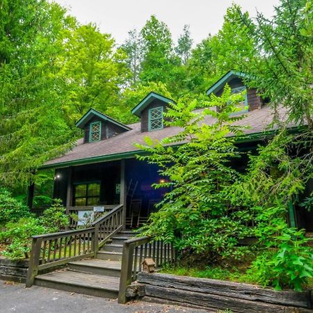 Adventure Lodge Gatlinburg Exterior photo