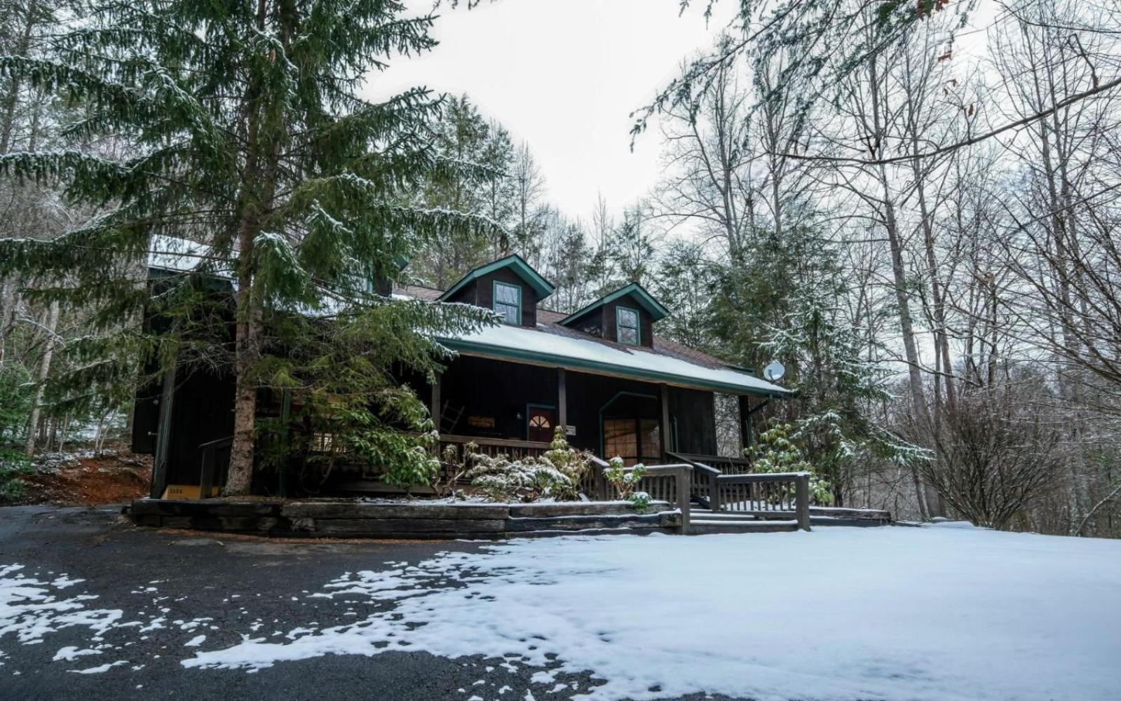 Adventure Lodge Gatlinburg Exterior photo