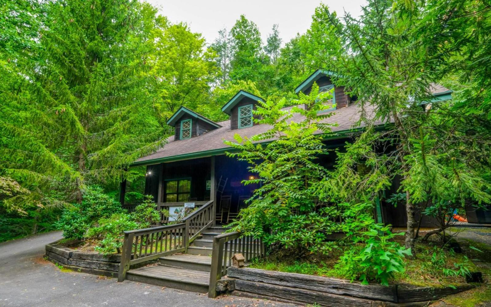 Adventure Lodge Gatlinburg Exterior photo