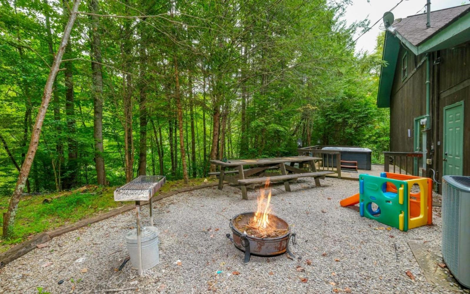 Adventure Lodge Gatlinburg Exterior photo