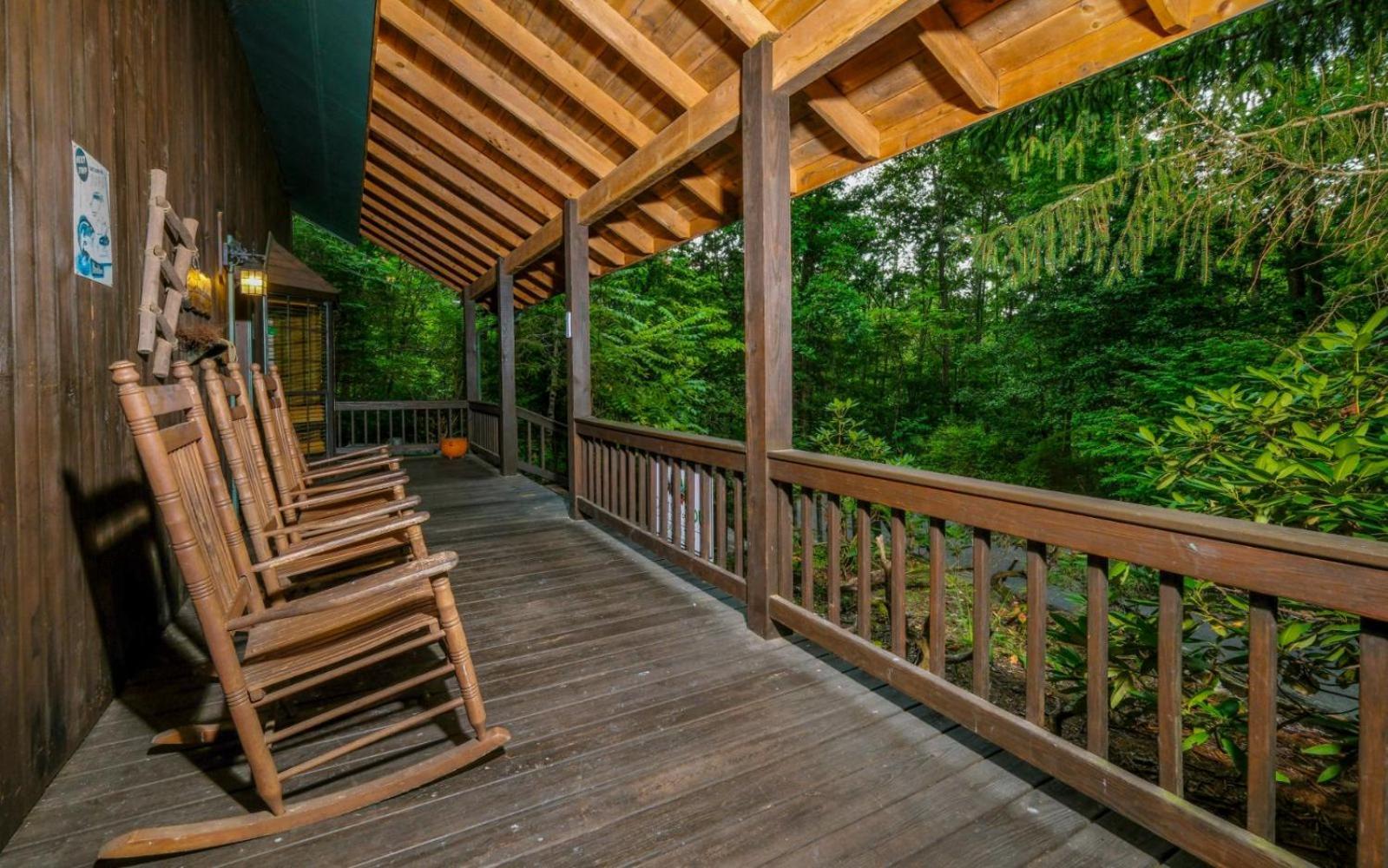 Adventure Lodge Gatlinburg Exterior photo