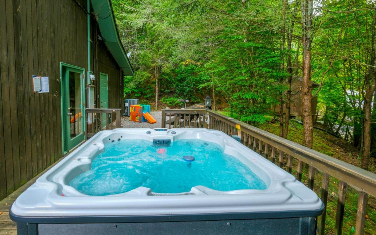 Adventure Lodge Gatlinburg Exterior photo